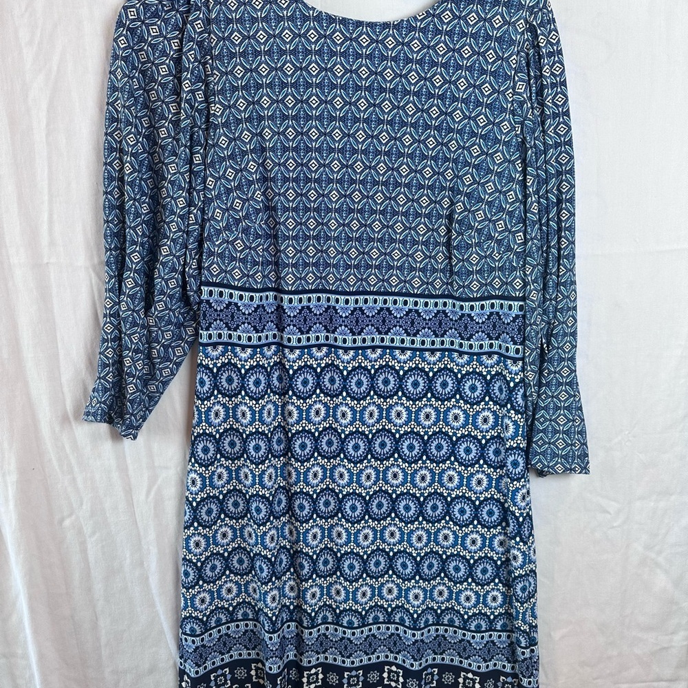 VINCE CAMUTO
Dress With Novelty Sleeves In Blue